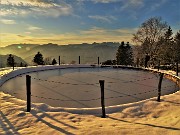 64 Usciti dal bosco alla aperta radura della Stalle Aral belli i colori dell'imminente tramonto